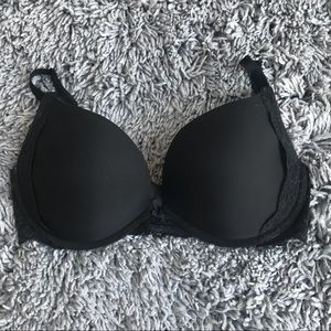 🖤Victoria’s Secret Black Lace Pushup Bra🖤